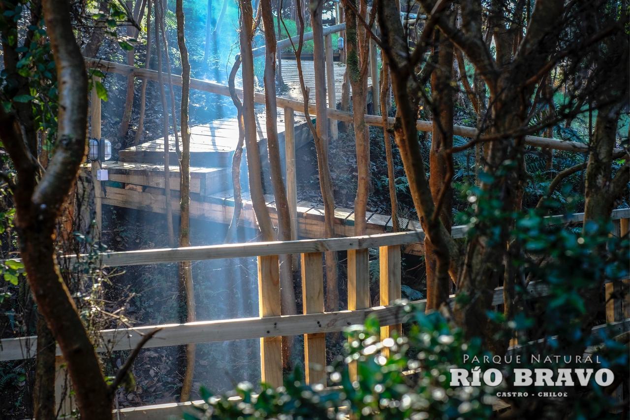 Parque Natural Rio Bravo Lodge カストロ エクステリア 写真